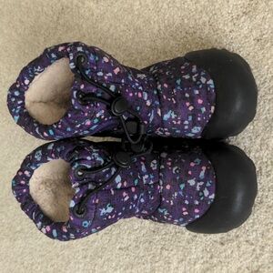 Toddler Bogs Purple and Black Winter Boots - Size 9